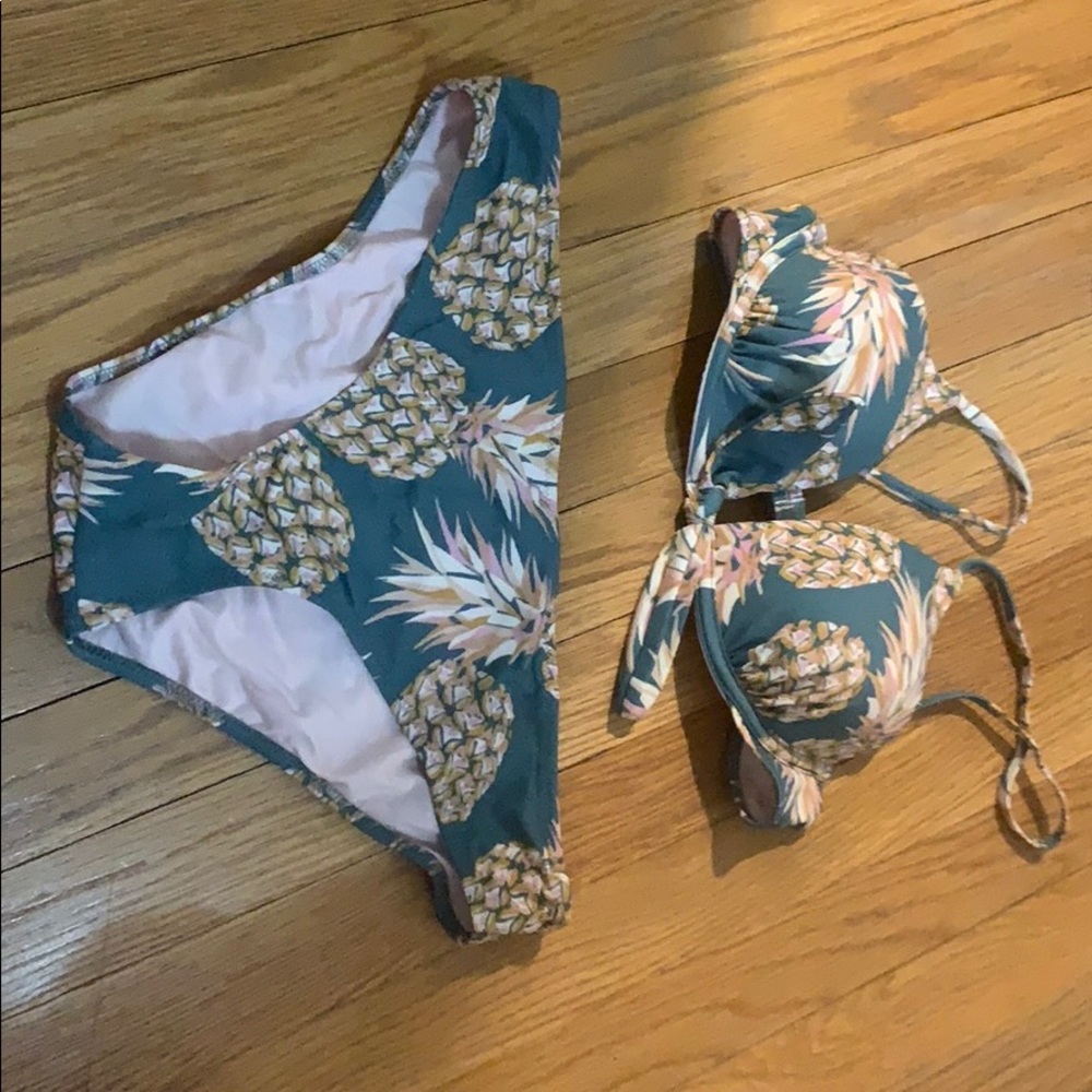 Pineapple bikini!!